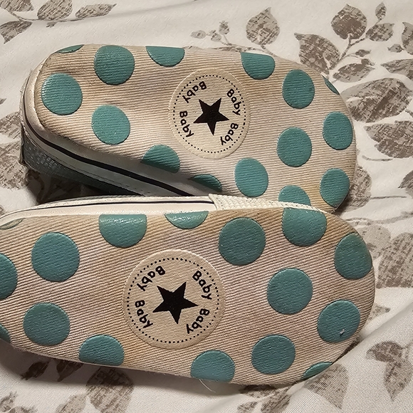 Sparkly Green Kids Sneakers - Picture 5 of 5